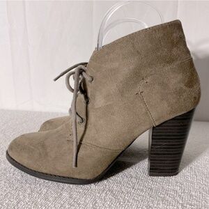 Soft Moc Taupe Faux Suede Lace Up Chunky Heel Ankle Boots Booties 8.5